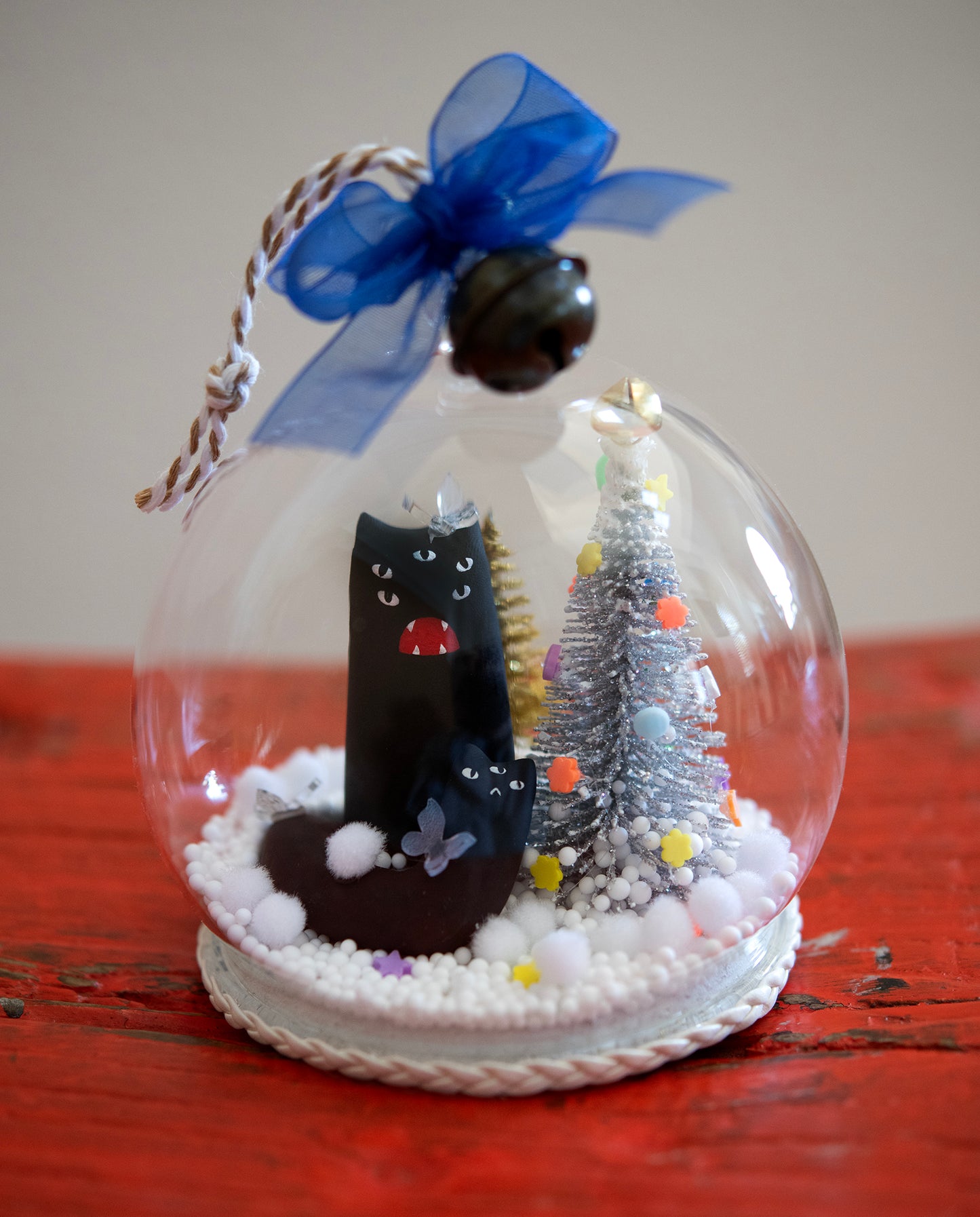 'THE WIGGLE BABY' DONKO CAT ORNAMENT